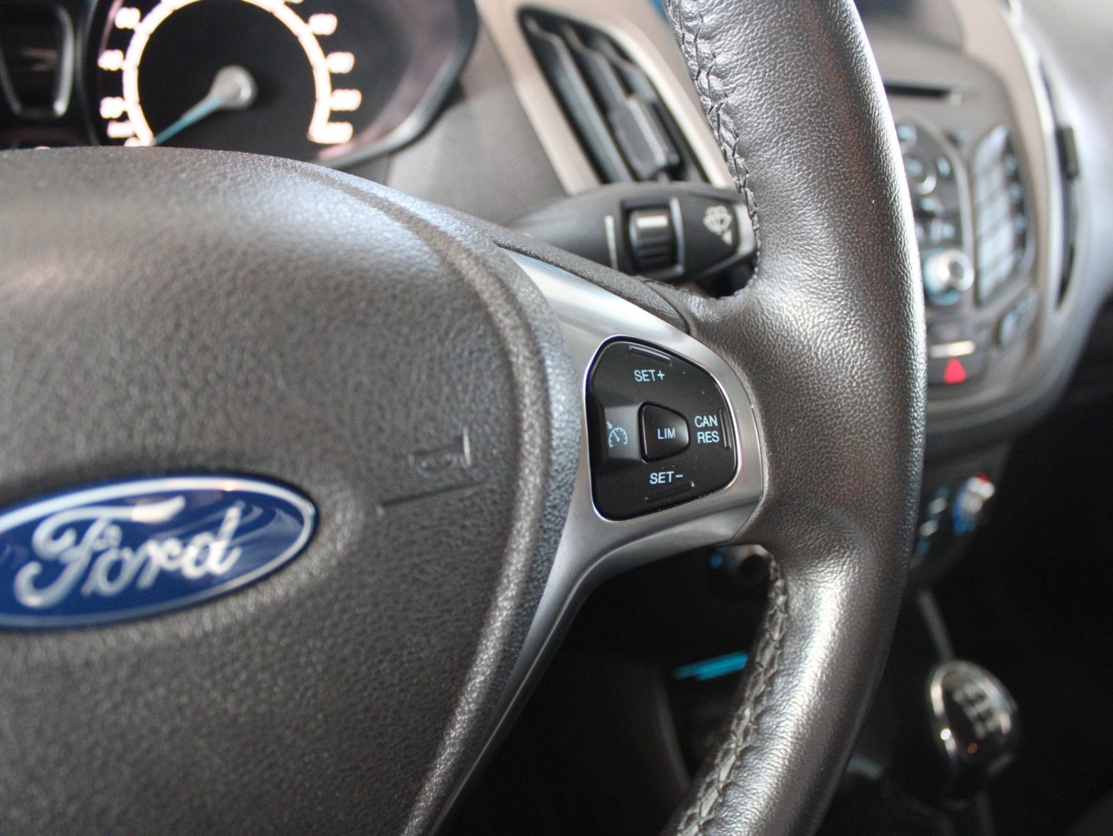 Fahrzeugabbildung Ford Tourneo Courier Trend KLIMA WinterPaket AHK PDC