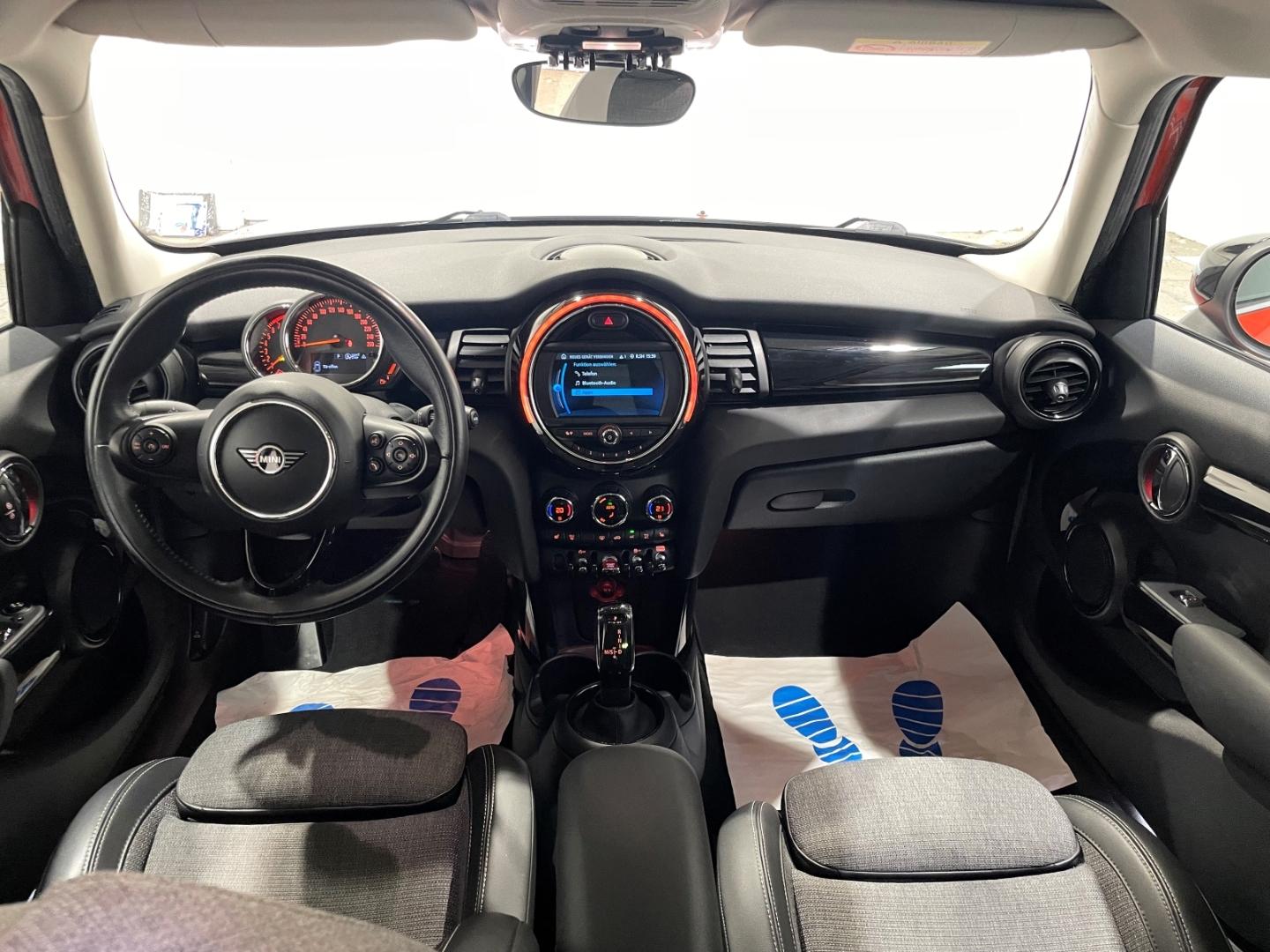MINI Cooper Automatik LED Klima Tempomat Sitzheizung