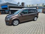 Volkswagen Touran Life BMT 7Sitzer+Sitzheiz+Tempomat. - Volkswagen Touran: Braun
