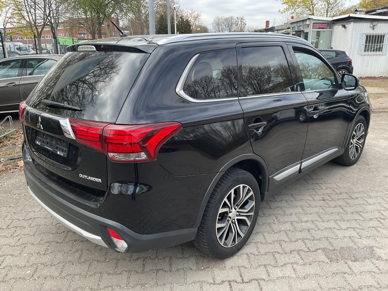 Mitsubishi Outlander Plus  7 Sitzer
