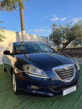 Lancia Delta 1.6 MJT DPF platino - Lancia Delta aus 2012