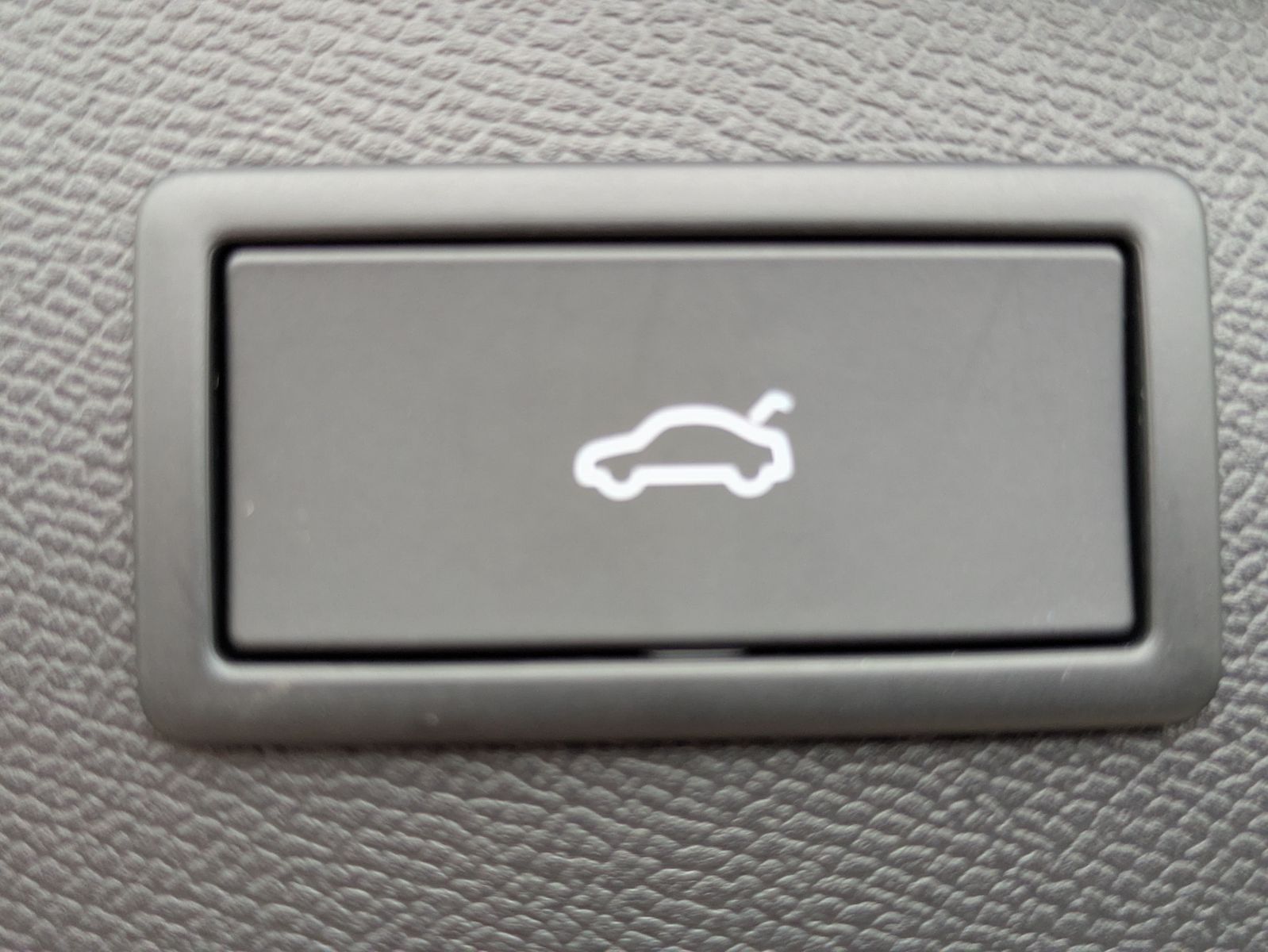 Fahrzeugabbildung CUPRA Leon 1.5 eTSI EDGE MATRIX*ACC*KAM*18"5JGARANTIE