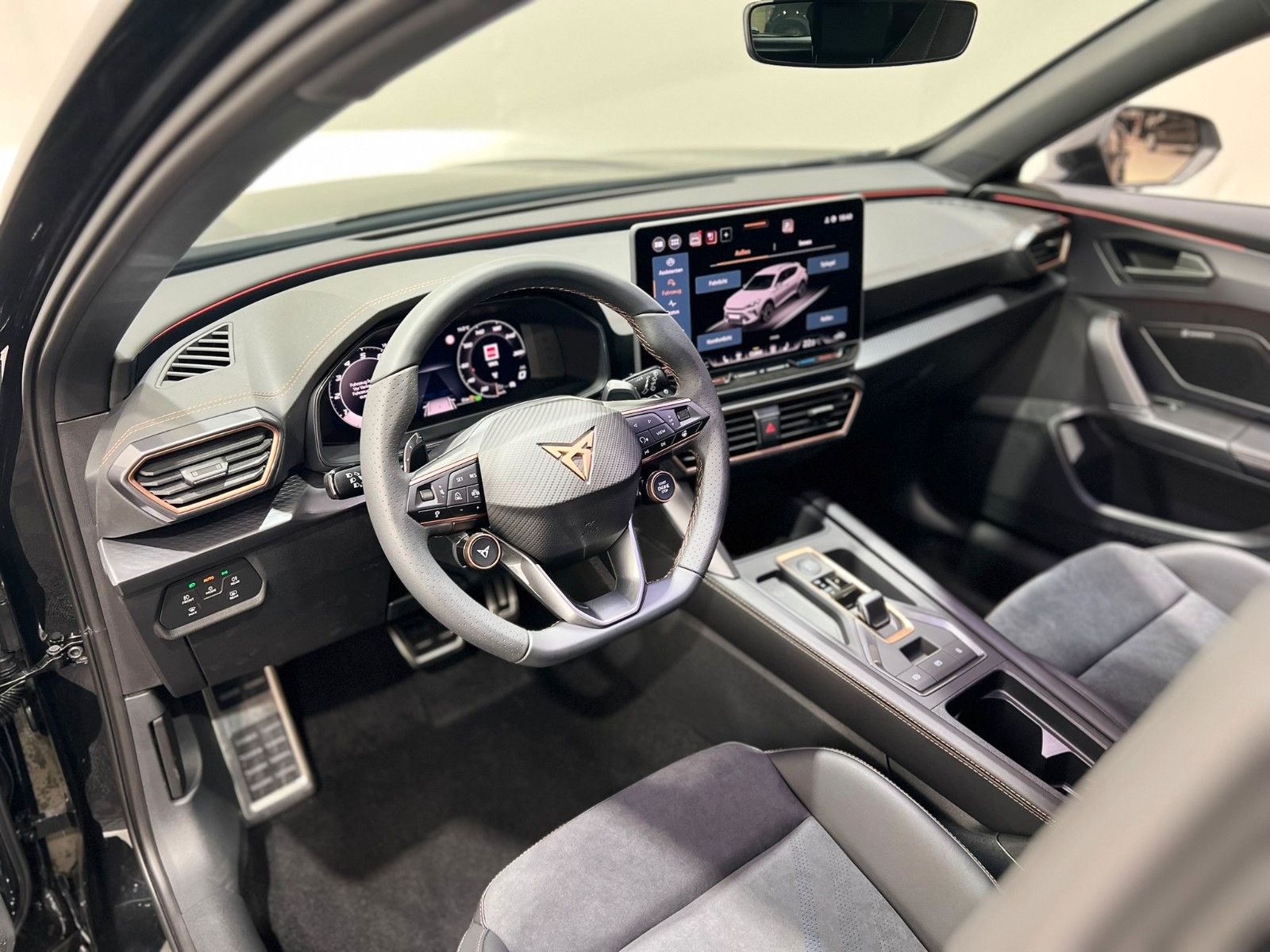 Fahrzeugabbildung CUPRA Formentor VZ 2.0 TSI 4Drive AHK PANO DSG