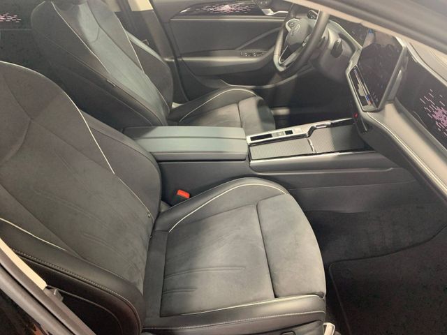 Passat Variant 2.0 TDI DSG ELEGANCE AHK+IQ.LIGHT