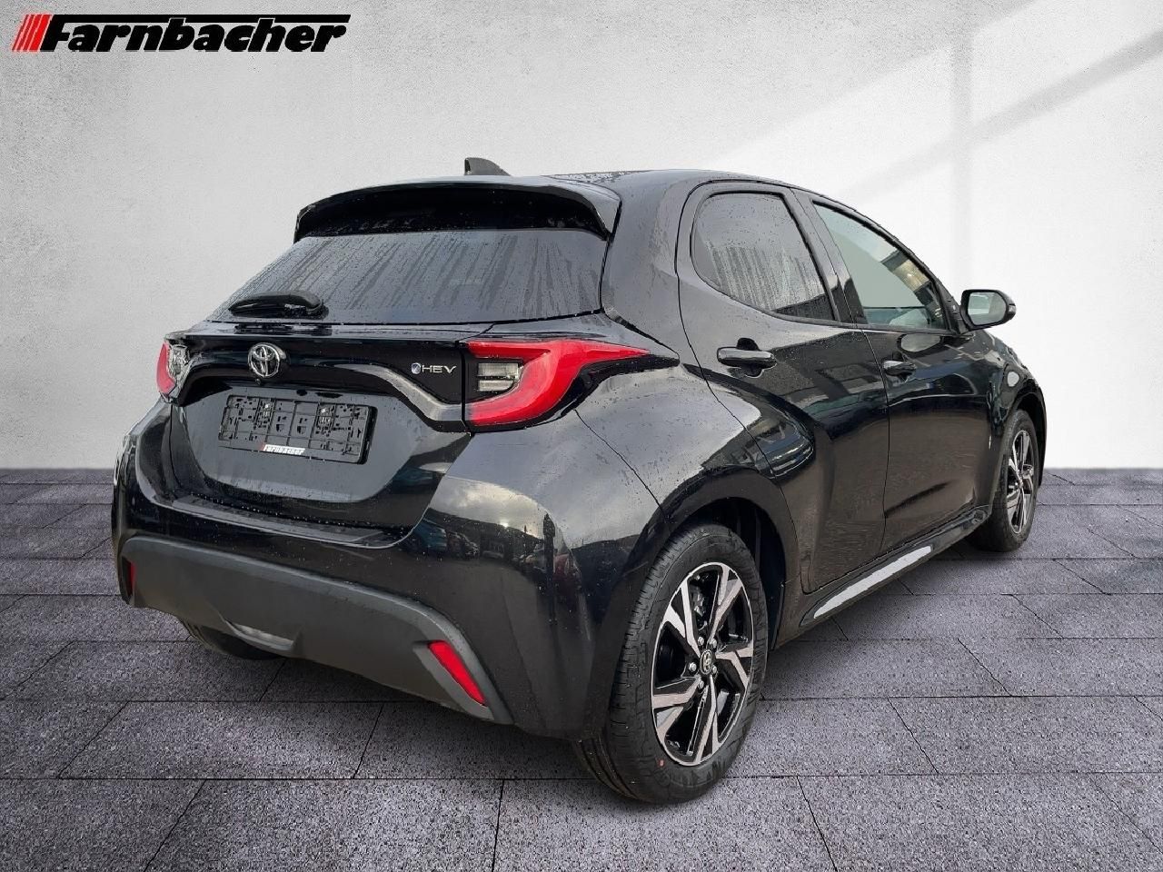 Fahrzeugabbildung Toyota Yaris Hybrid 116PS Team D + Comfort-Paket
