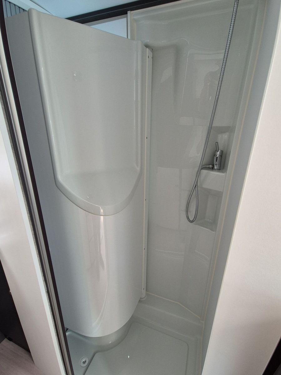 Fahrzeugabbildung Adria Twin Supreme 640 SLB Markise,Lith,Solar,Radio...