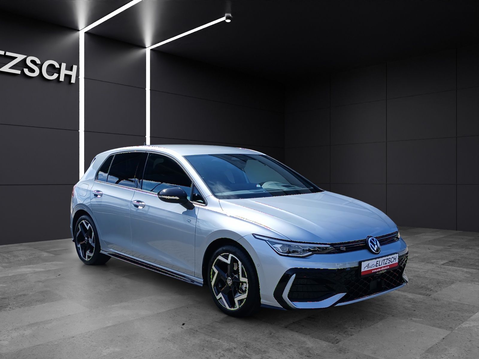Fahrzeugabbildung Volkswagen Golf VIII TSI R-Line DSG LED AHK Navi HUD ACC RF