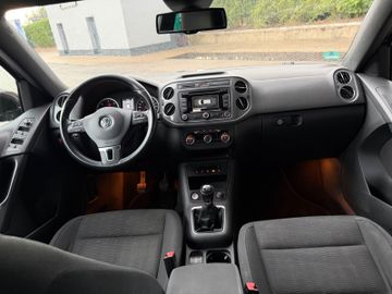 Volkswagen Tiguan - 11