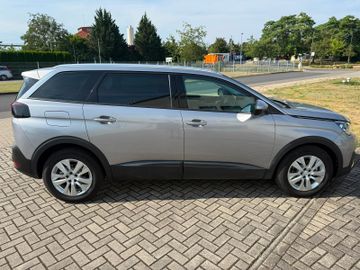 Peugeot 5008 - 3