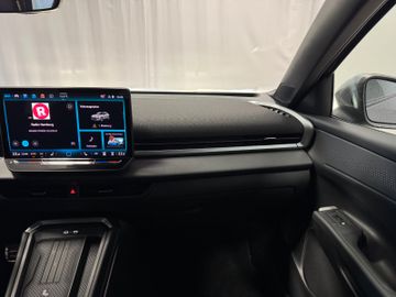 Volkswagen T-Roc 1.5 neues Modell R-Line AHK*elek Kofferr.