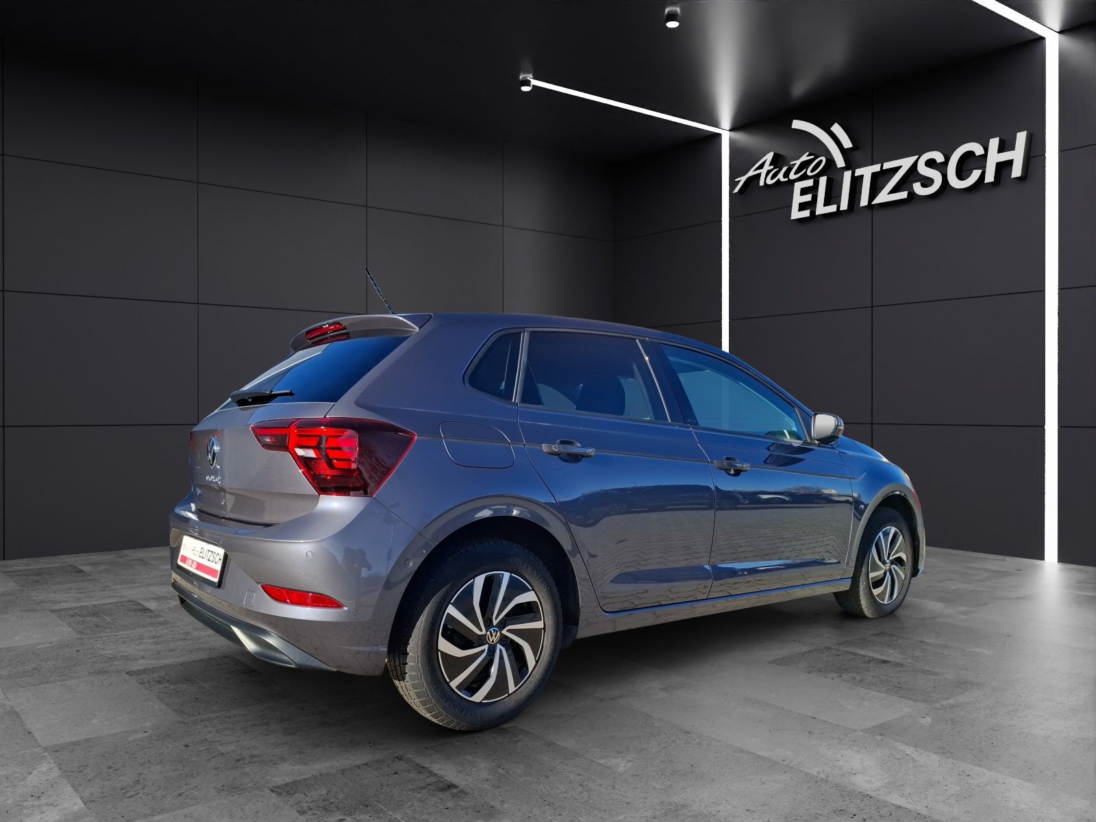 Fahrzeugabbildung Volkswagen Polo TSI Life LED AID SH APP Park-Assist LM
