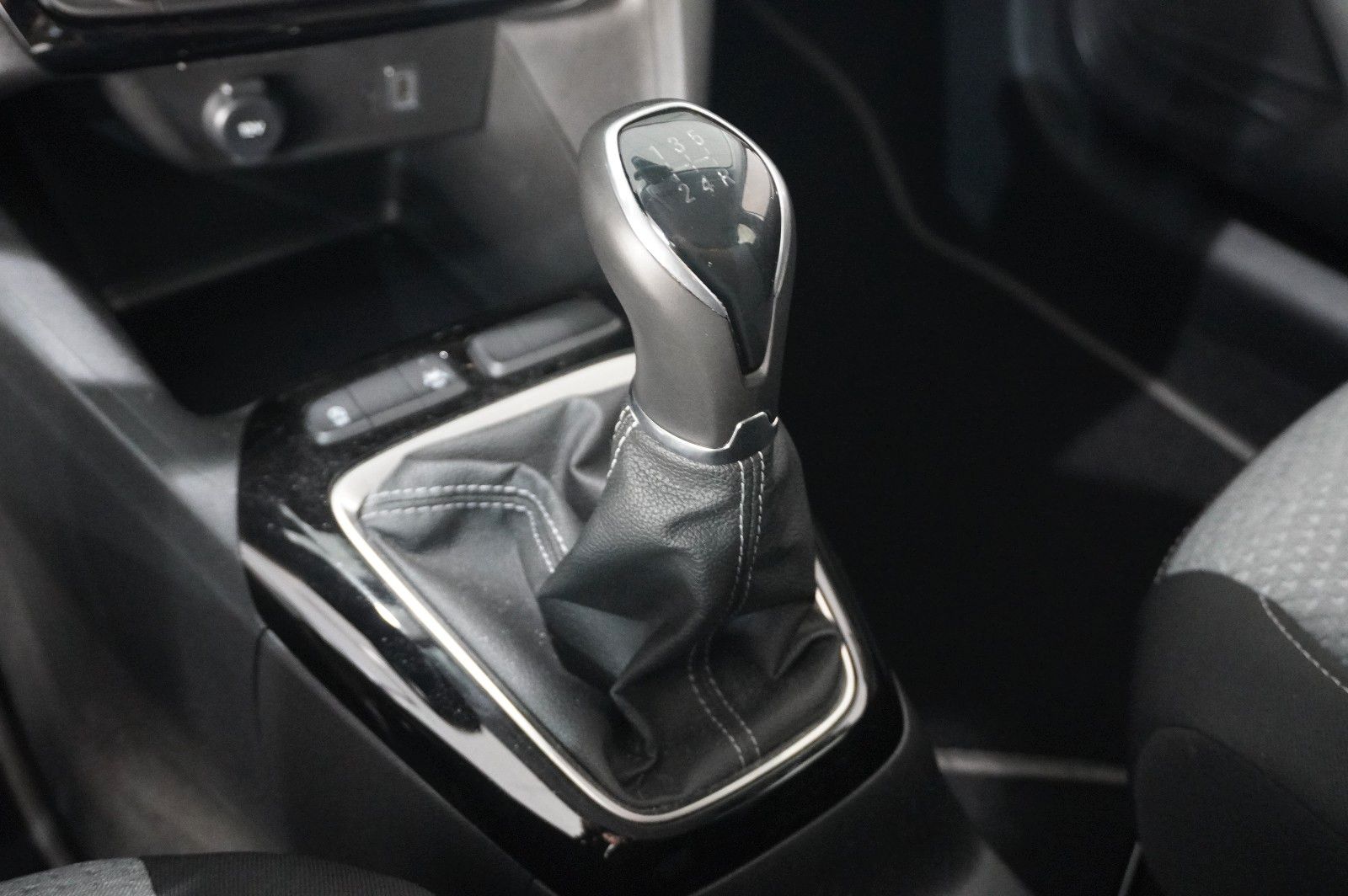 Fahrzeugabbildung Opel Corsa F 1.2 FACELIFT NAVI/LED/KAMERA/VIRTU./DAB+