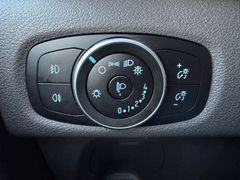 Fahrzeugabbildung Ford Transit Custom L2 Navi Sitzh Klima 2xTür AHK 1.H