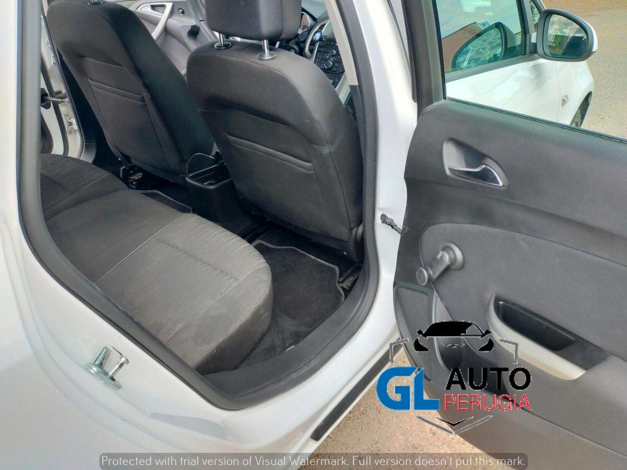 Opel Astra 2012 — photo 13