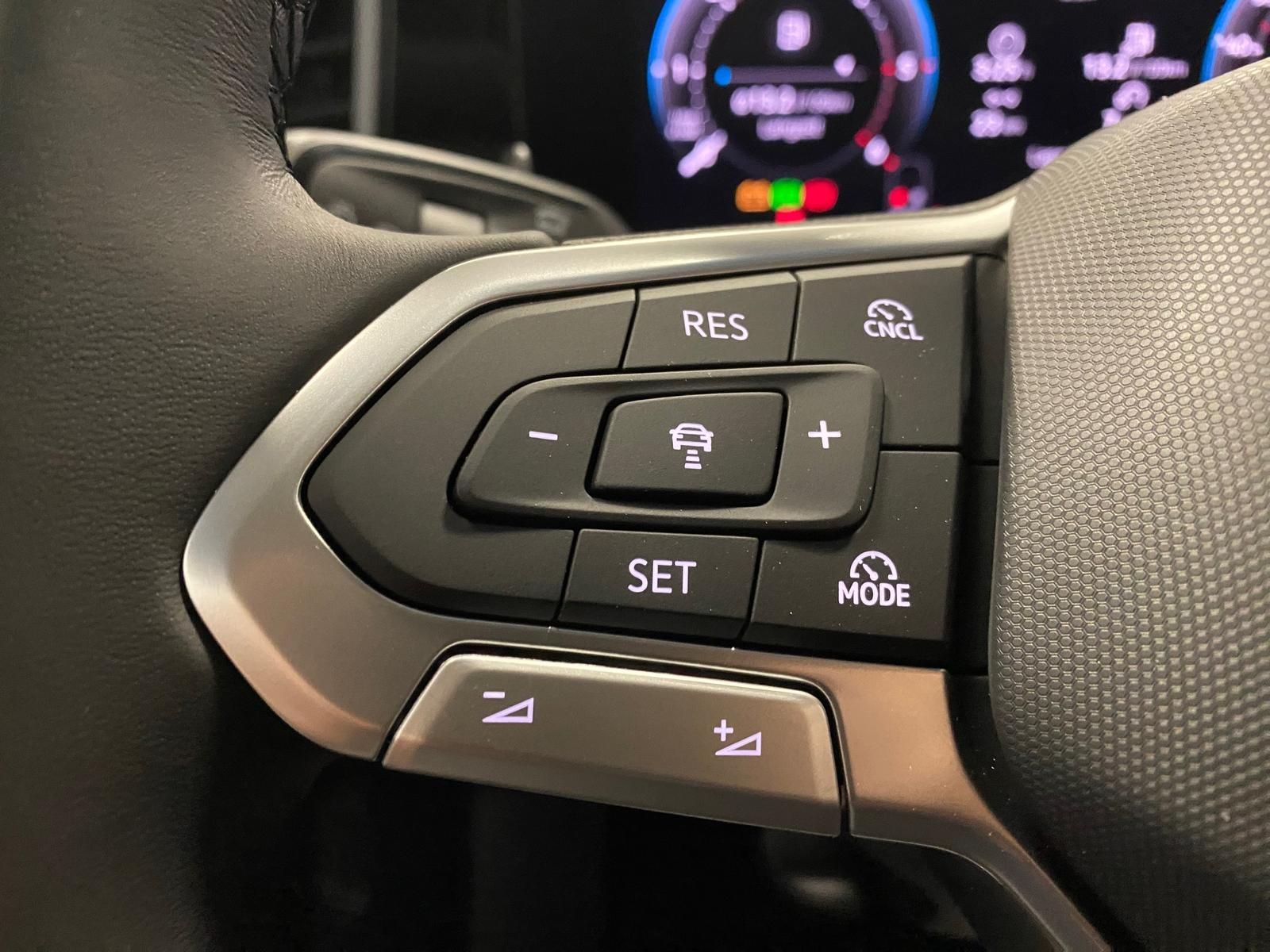 Fahrzeugabbildung Volkswagen PASSAT 2.0 TDI 110 kW Elegance+MATRIX+AHK+360RFK