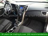 Hyundai i30 *11xService@Hyundai* alloywheel *back~damage - Hyundai: X30
