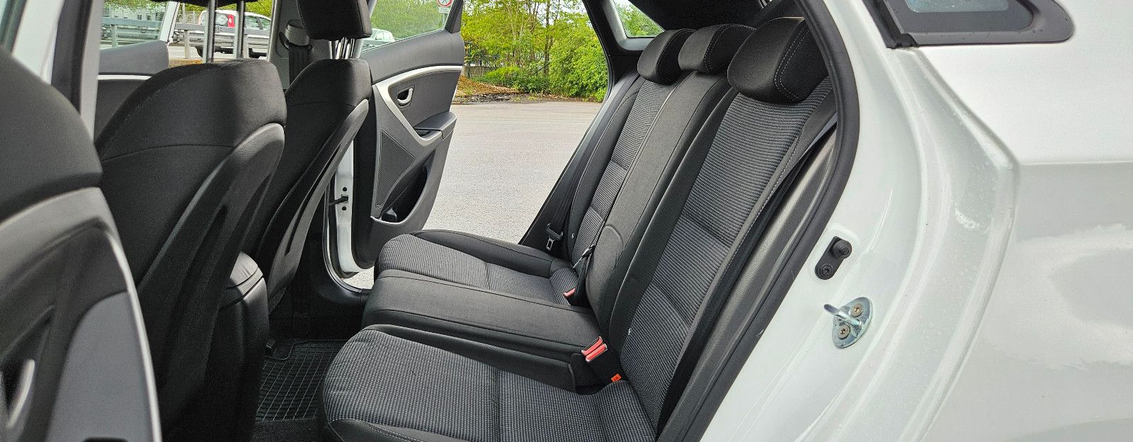 HYUNDAI i30 blue Euro 6 Alufelgen 8-fach bereift