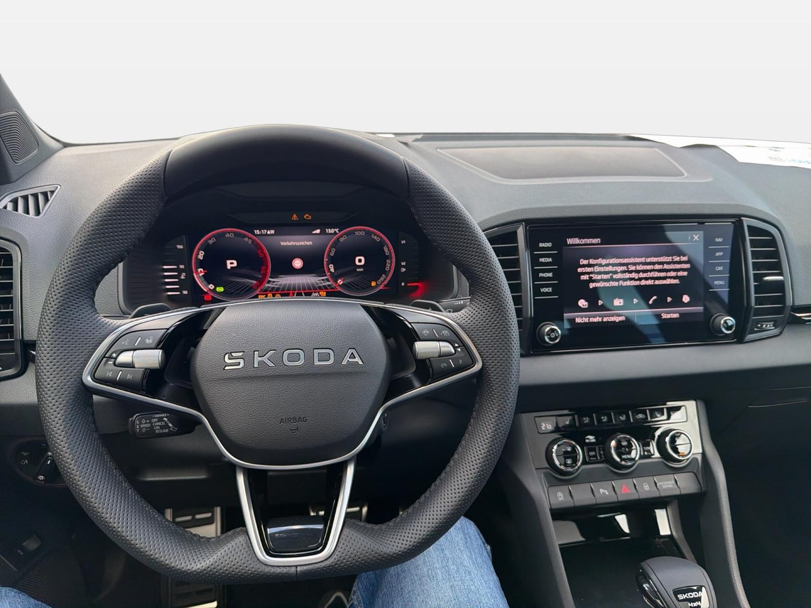 Skoda Karoq 2.0 TDI 4x4 Sportline Matrix AHK Pano SD