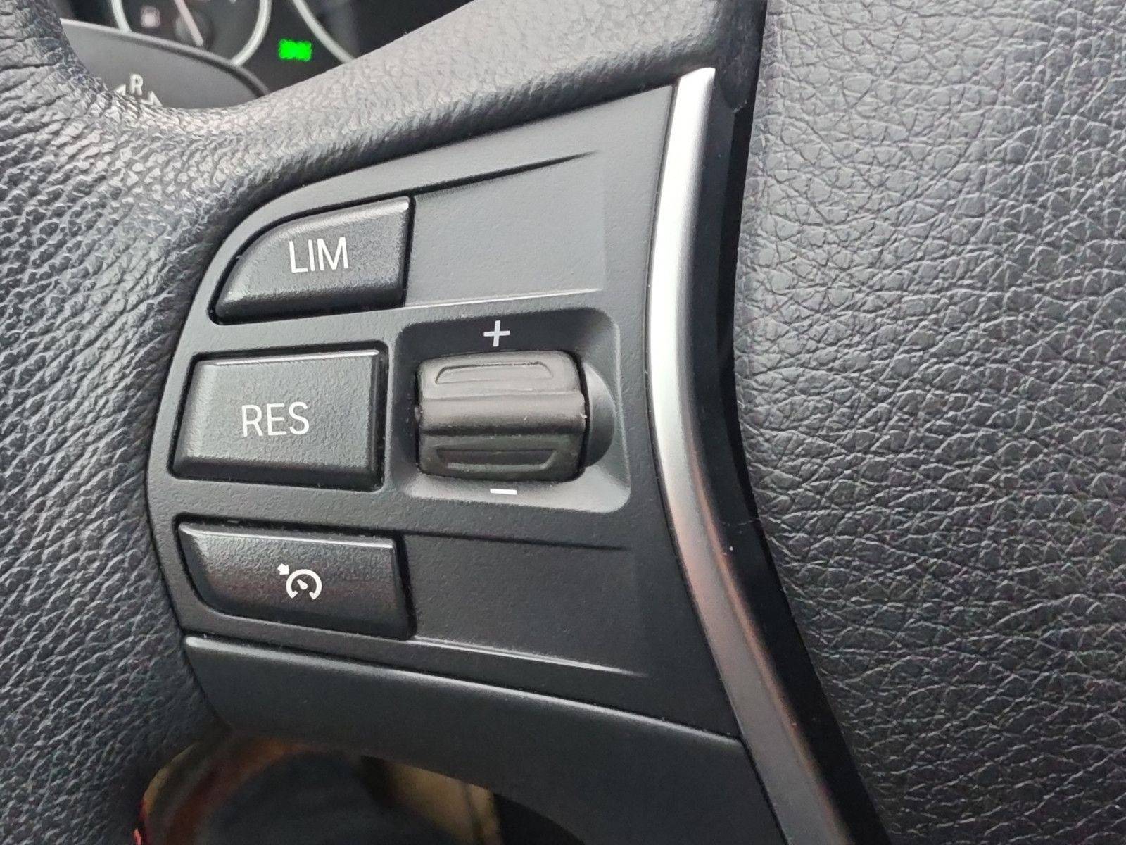 Fahrzeugabbildung BMW 320 3 Gran Turismo xDrive Sport Line Aus 1.Hand