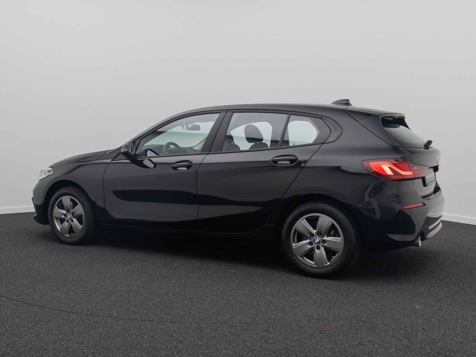 Fahrzeugabbildung BMW 118d GeschwindigReg PDC DAB LED CockpitPro WLAN