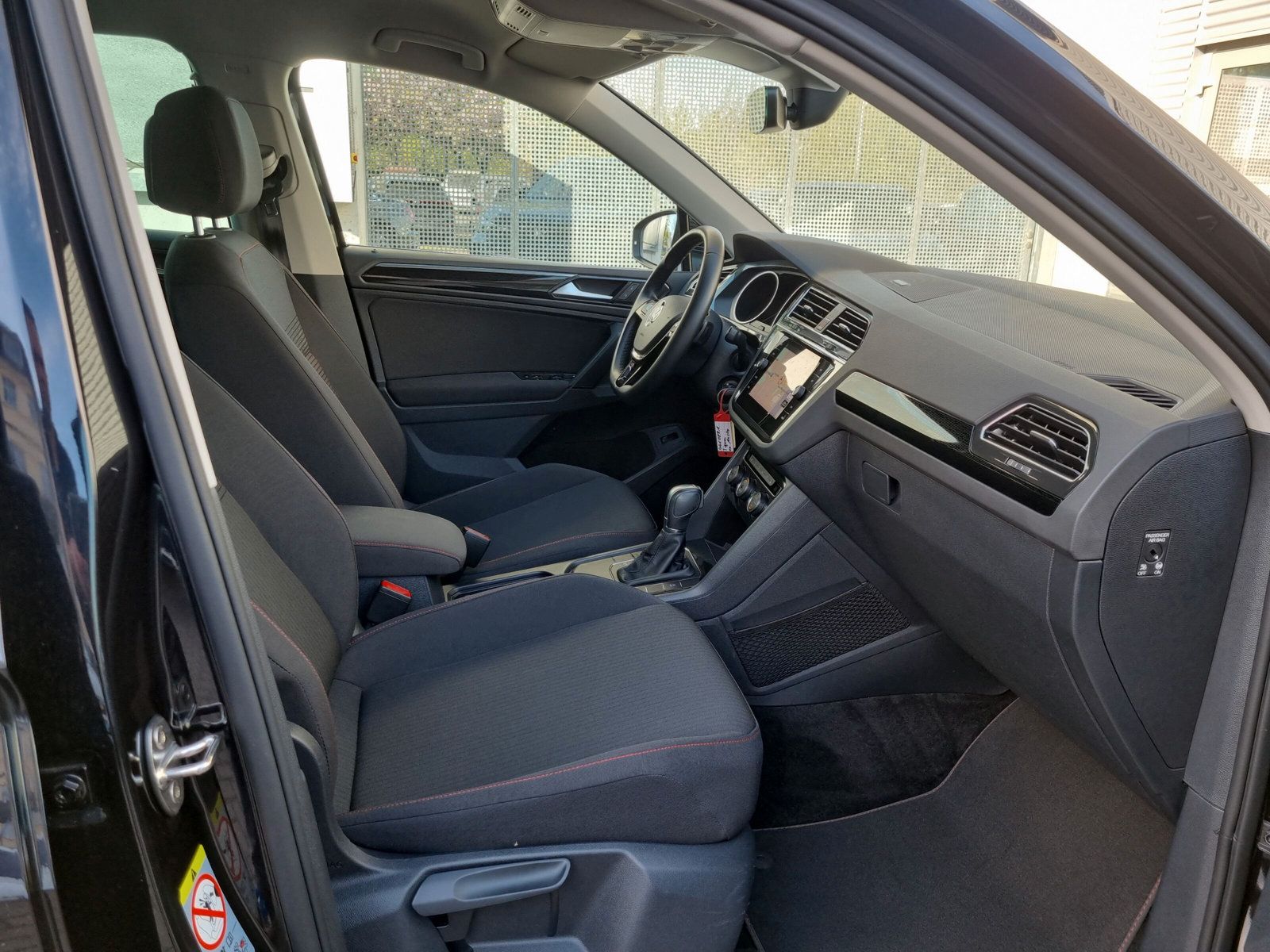Fahrzeugabbildung Volkswagen Tiguan 1.4 TSI DSG Sound LED NAVI eKLAPPE