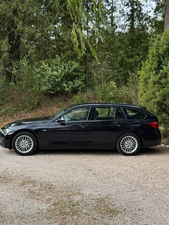 Image of BMW 320