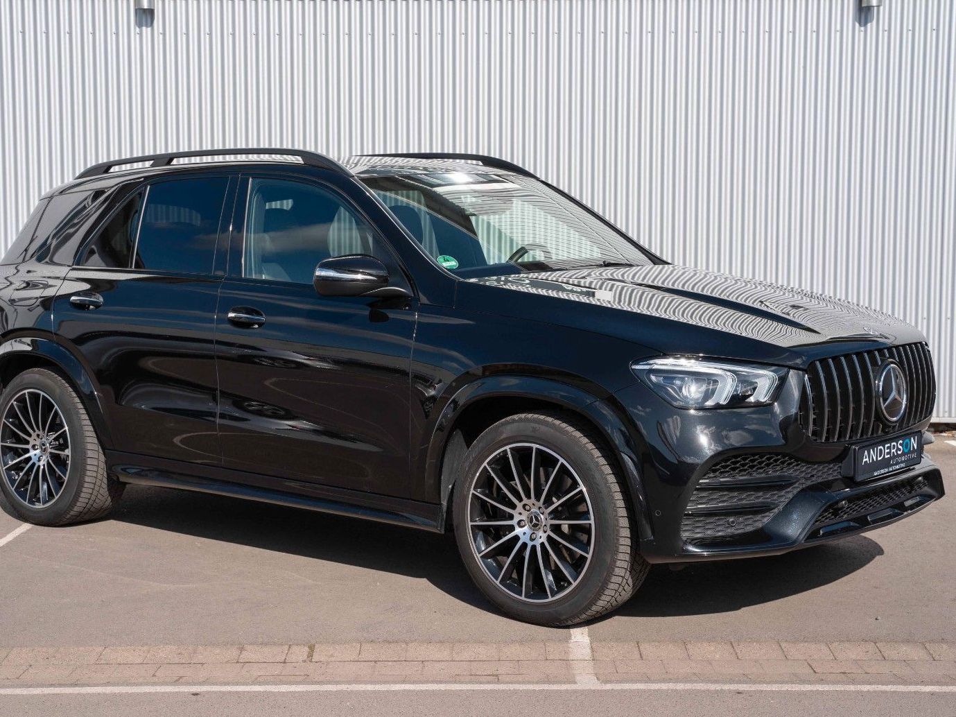 Fahrzeugabbildung Mercedes-Benz GLE 400 D 4MATIC AMG 1.HD 21" MBUX LED PANO AHK