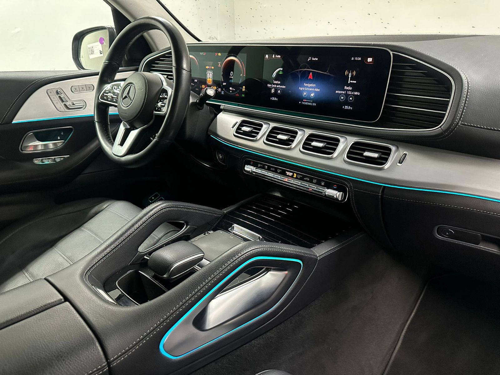 Fahrzeugabbildung Mercedes-Benz GLE 350e 4MATIC *LUXURY*AHK*KEYLESS*SITZKLIMA*