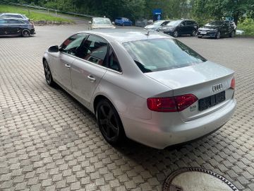 Bild 11 Audi A4 2.0 TFSI 155kW quattro Attraction nur Export