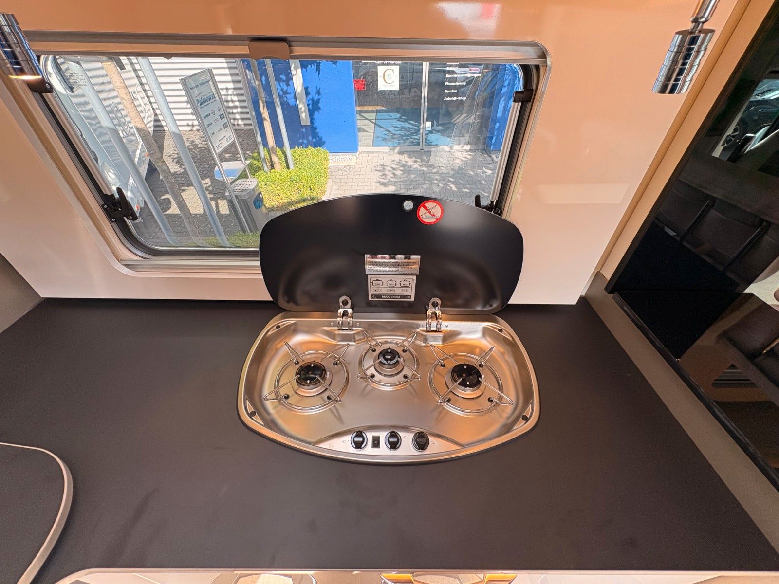 Fahrzeugabbildung Bürstner Lyseo Gallery 689 Harmony SIE SPAREN 39.034 €!