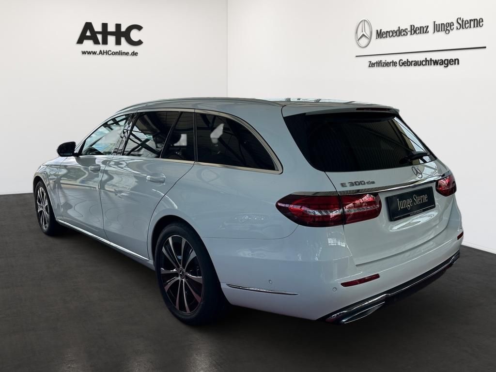 Fahrzeugabbildung Mercedes-Benz E 300 deT Luxury ACC LED SHZ Ambie. el.Heck KAM