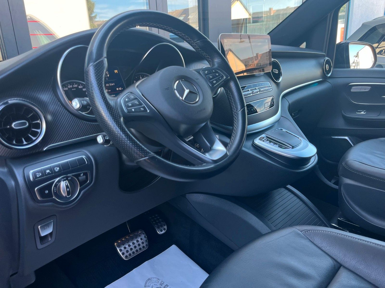 Fahrzeugabbildung Mercedes-Benz V 300d Avantgarde Edition 2020 4Matic Lang