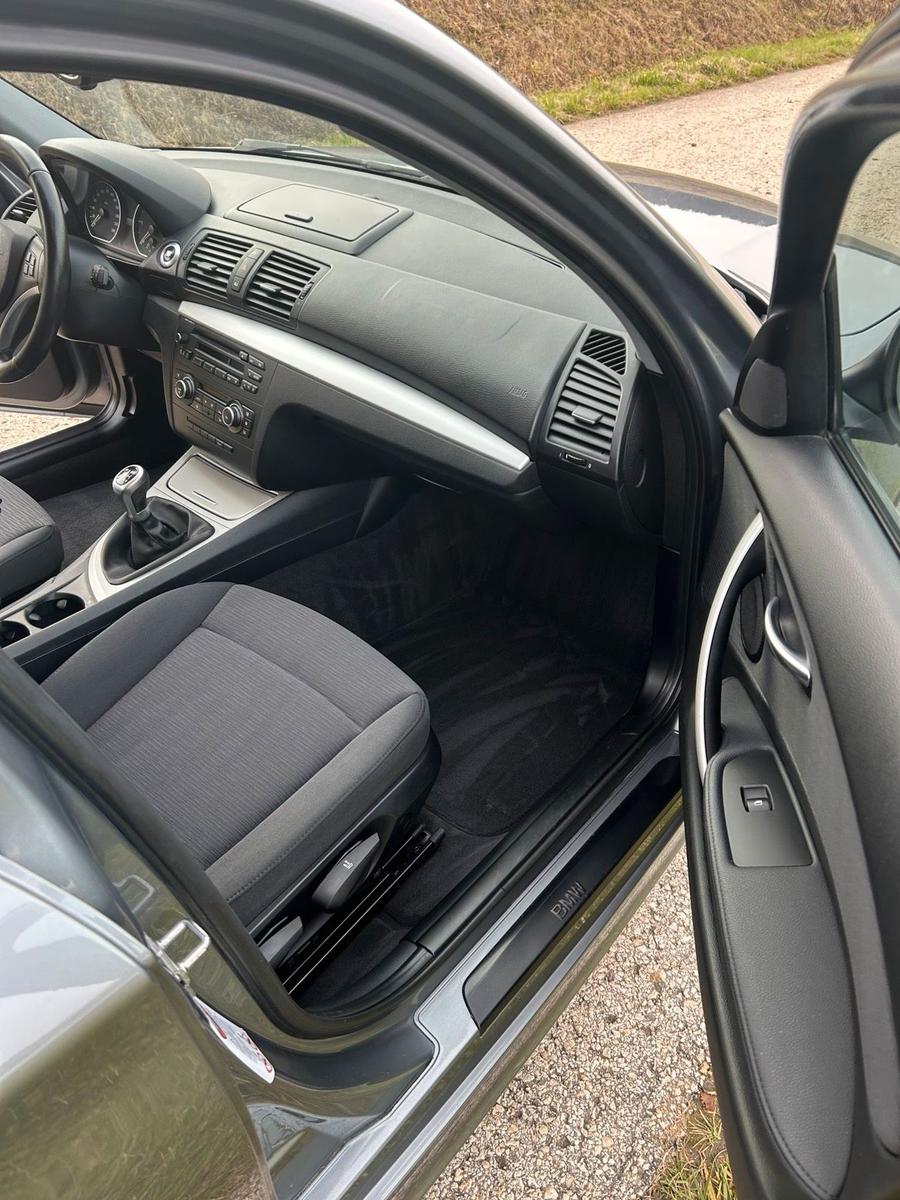 BMW  2010 — photo 11