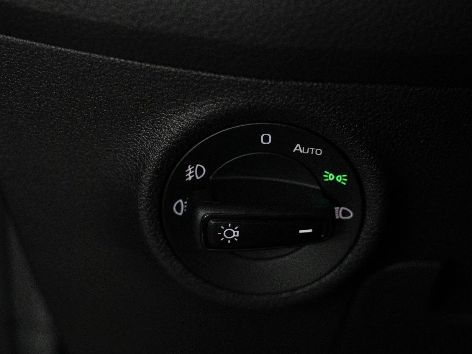 Fahrzeugabbildung SKODA Kodiaq RS 4x4 AUTOM./AHK/STANDHZG./SITZHZG./DAB