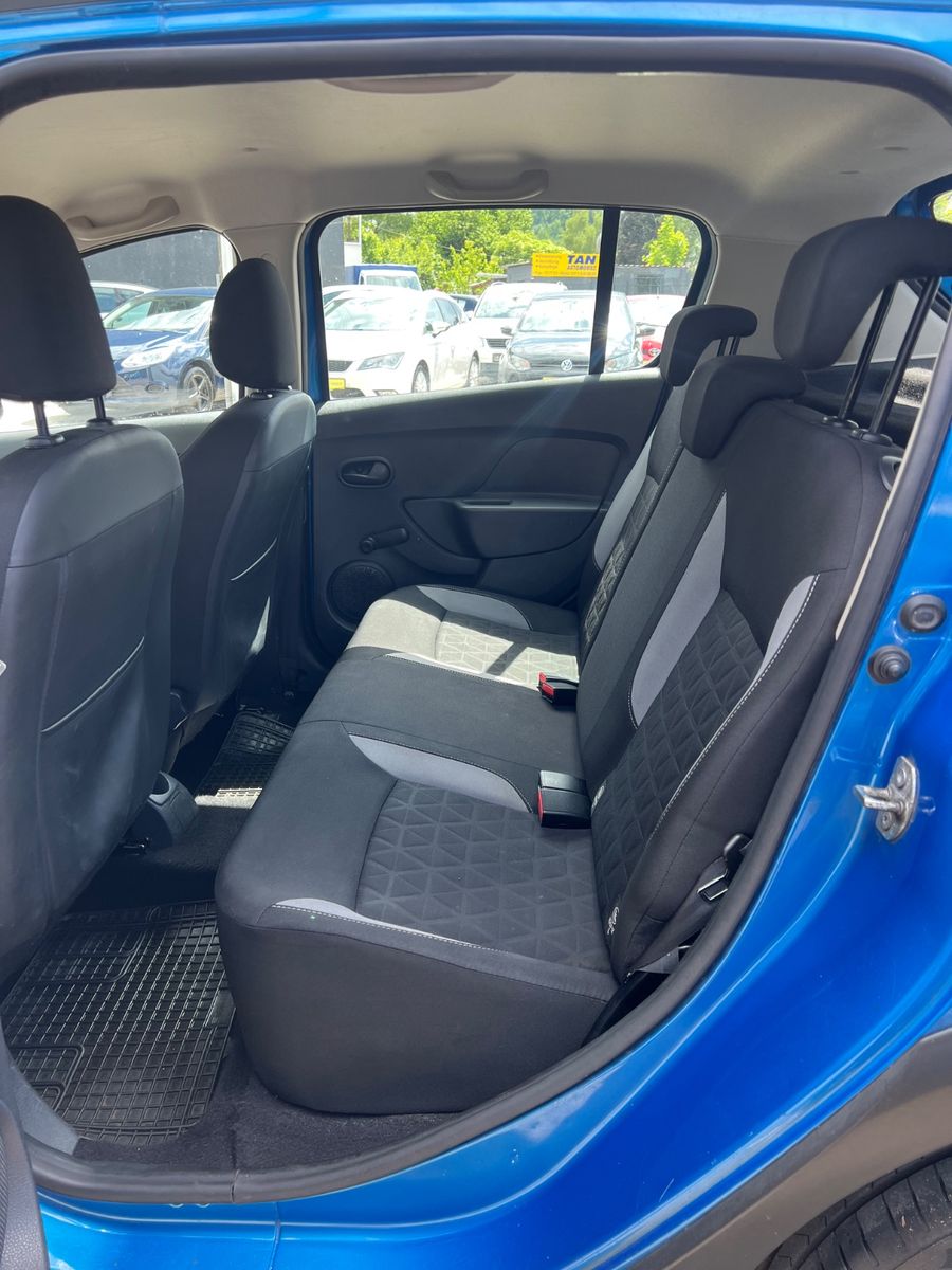 Fahrzeugabbildung Dacia Sandero II Stepway Prestige