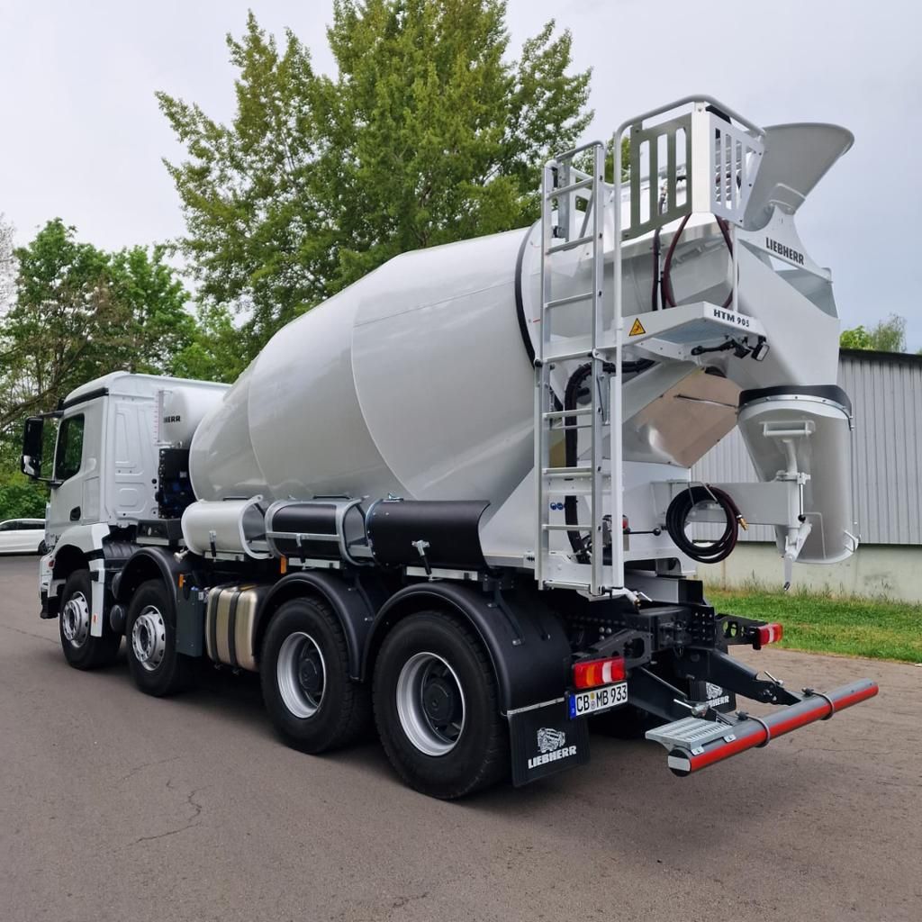 Fahrzeugabbildung Mercedes-Benz Arocs 3240 B 8x4/4 Liebherr Fahrmischer