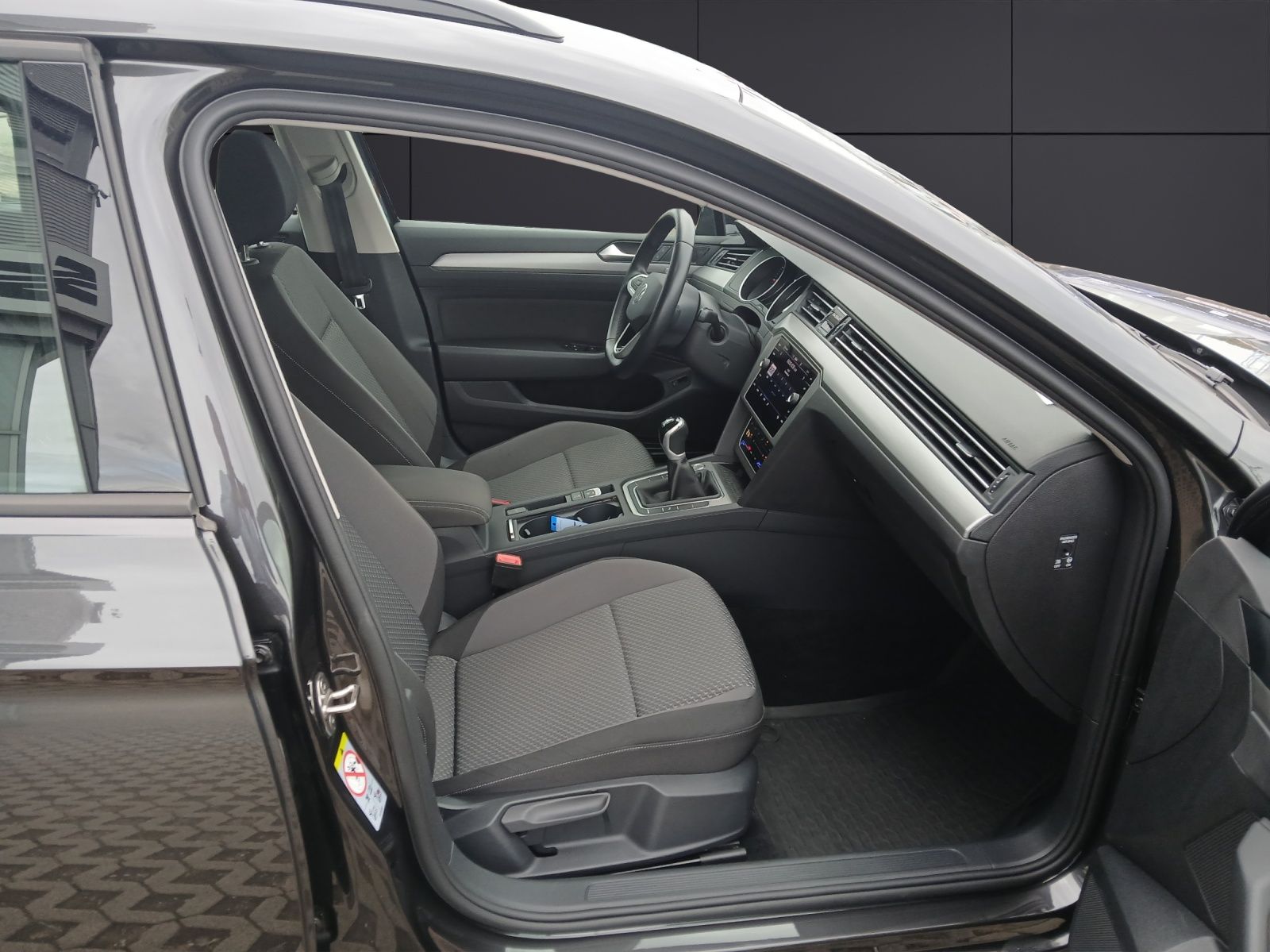 Fahrzeugabbildung Volkswagen Passat Variant TDI LED AHK Navi ACC RFK SH