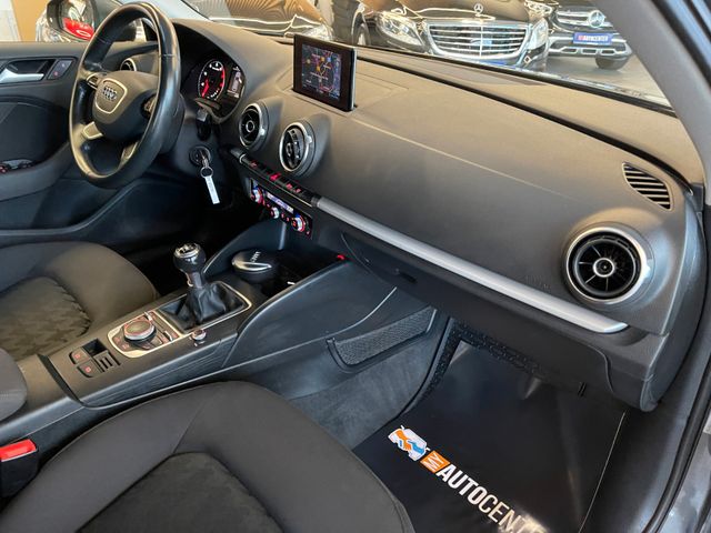 Audi A3 Sportback attraction ultra*2. Hand*Navi*Xenon