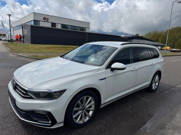 Volkswagen Passat - 4