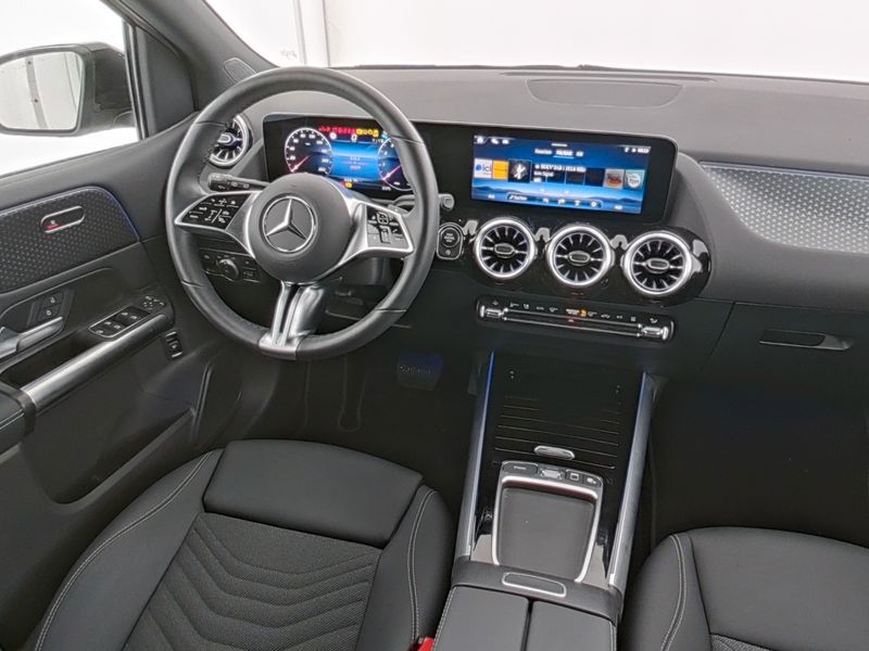 Fahrzeugabbildung Mercedes-Benz B 200 PROGRESSIVE+AHK+PANO+STNDHZ+NIGHT+LHZG+LED