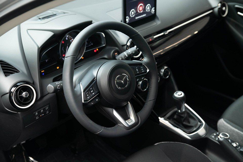 Fahrzeugabbildung Mazda 2 1.5i 90PS EXCLUSIVE DRAS