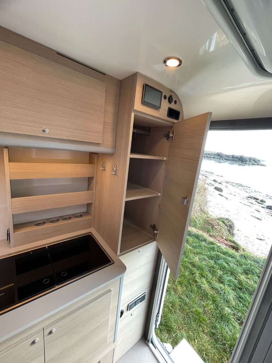 Fahrzeugabbildung Andere OVERLANDER 240
