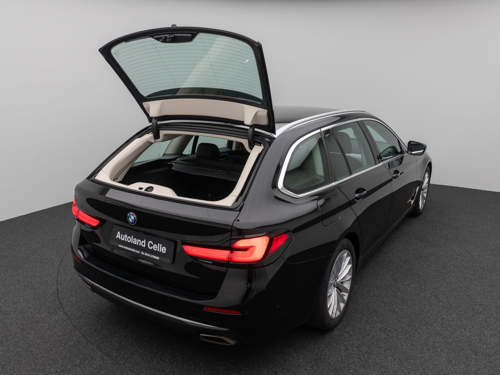 Fahrzeugabbildung BMW 540d xD Luxury Line Kamera HUD DAB ACC Alarm LED