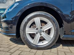 Fahrzeugabbildung Volkswagen Golf VII Variant 1.4 R Line CL