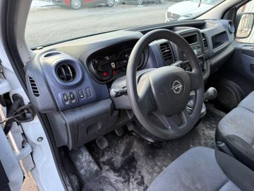 Opel Vivaro - 11
