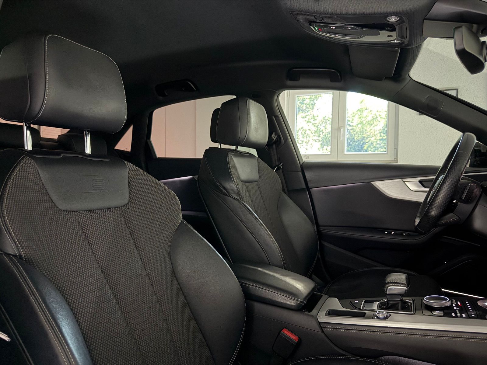 Fahrzeugabbildung Audi A4 3.0 Lim. Quattro S-LINE/DAB/B&O/MATRIX/VRTL