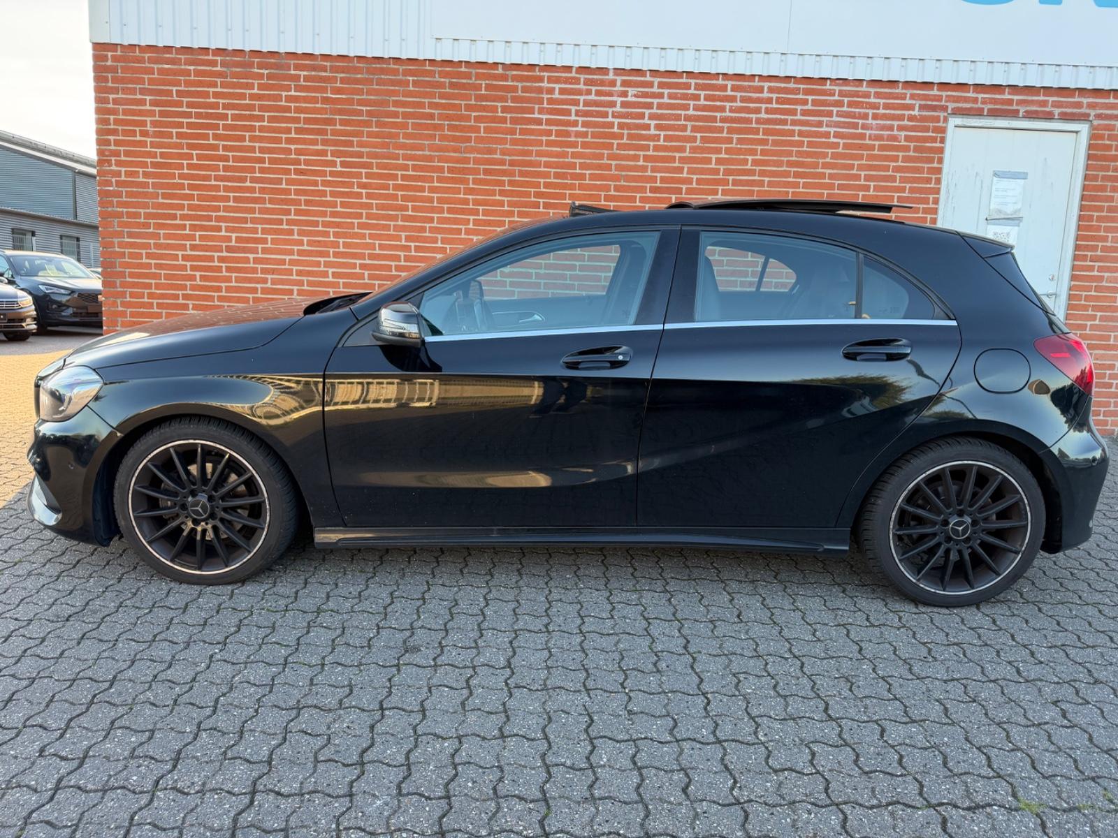 Mercdes-Benz A200 AMG 1.6 156ch - Harman Kardon - CT récent - Toit ouvrant - Régulateur de vitesse