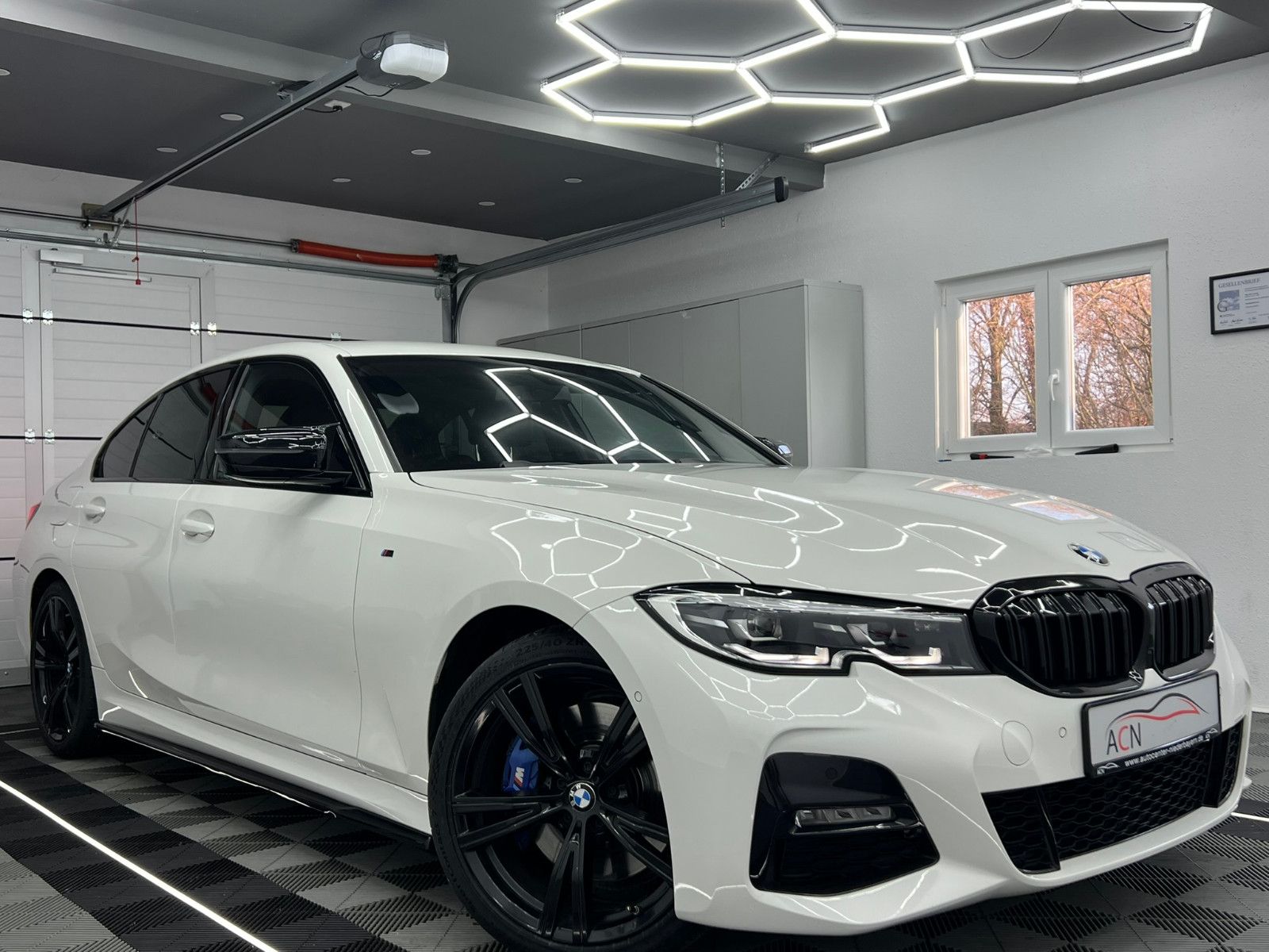 Fahrzeugabbildung BMW 330 i Lim M SPORT/LED/VRTL COCKPIT/19ZOLL/DE FZG