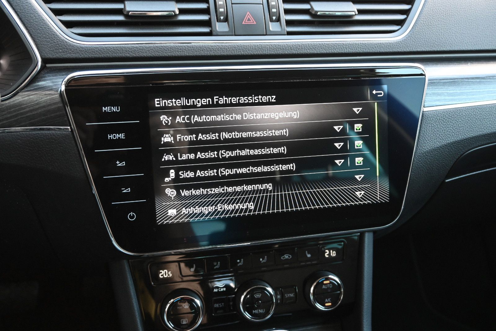 Fahrzeugabbildung SKODA Superb 1.5 TSI ACT DSG STYLE COMBI °ACC°AHK°