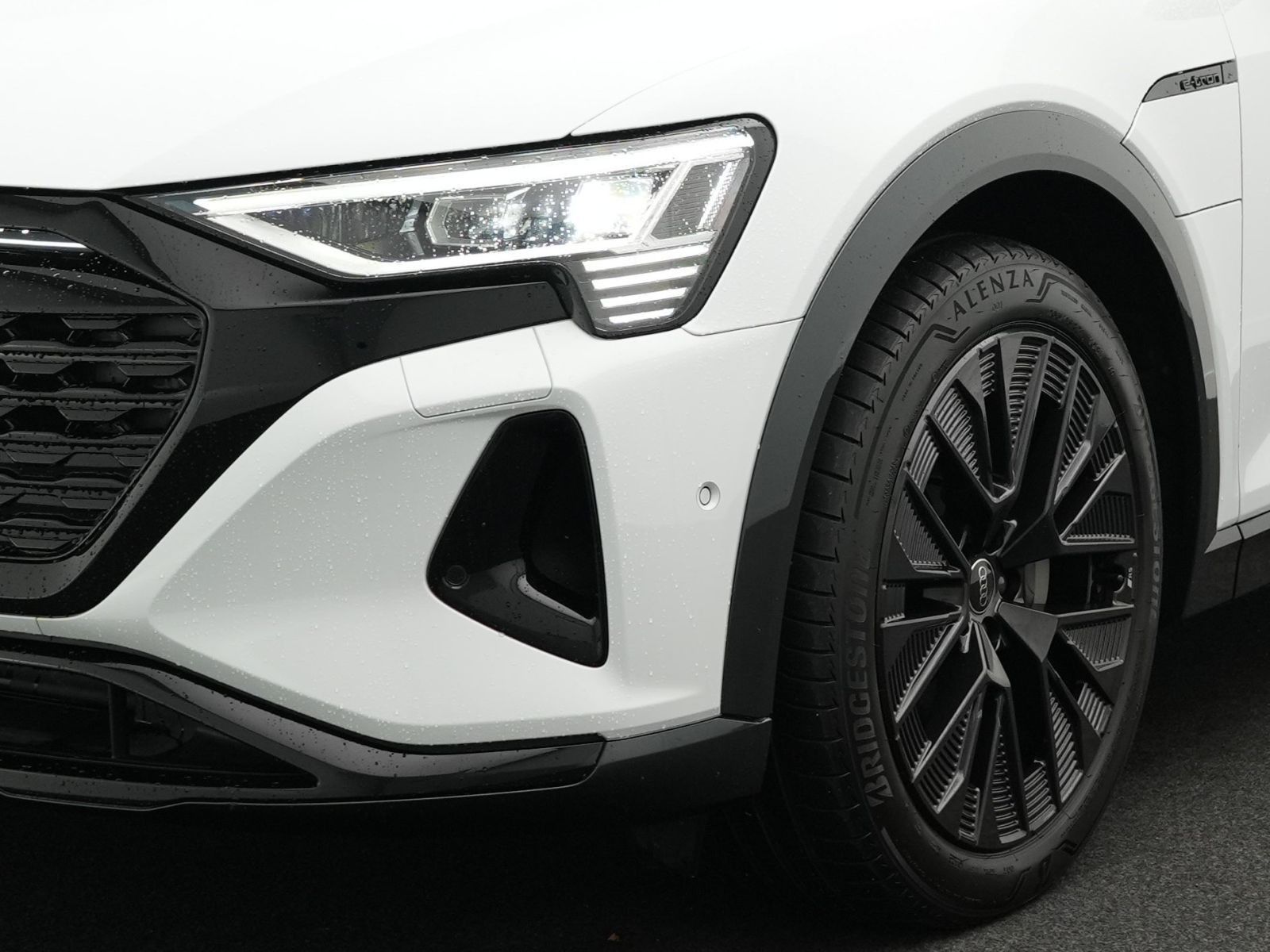 Audi Q8 e-tron - Bild 22